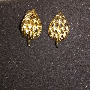 60's Vintage Gold Leaf clip on earrings